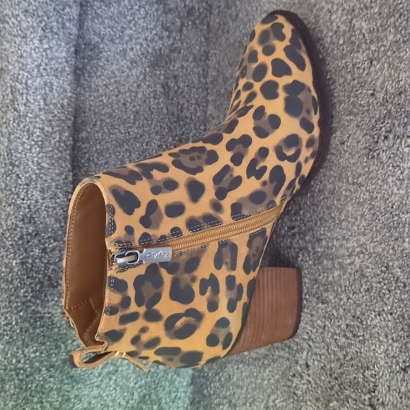Aqua college leopard suede boots - Picture 4 of 8
